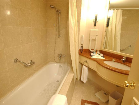 junior_suite_bath_room