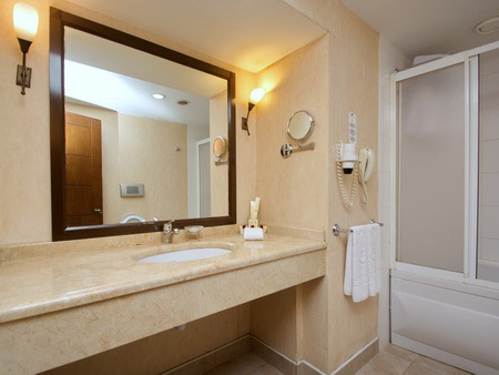 standard-double-bathroom